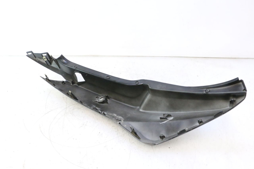 photo de CARENA POSTERIORE SINISTRA KYMCO SUPER 8 2T 50 (2007 - 2013) - Focus sulla struttura