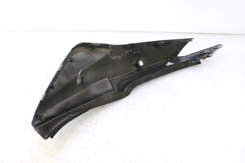 photo de CARENA POSTERIORE SINISTRA KYMCO SUPER 8 2T 50 (2007 - 2013) - Marcature e riferimenti originali