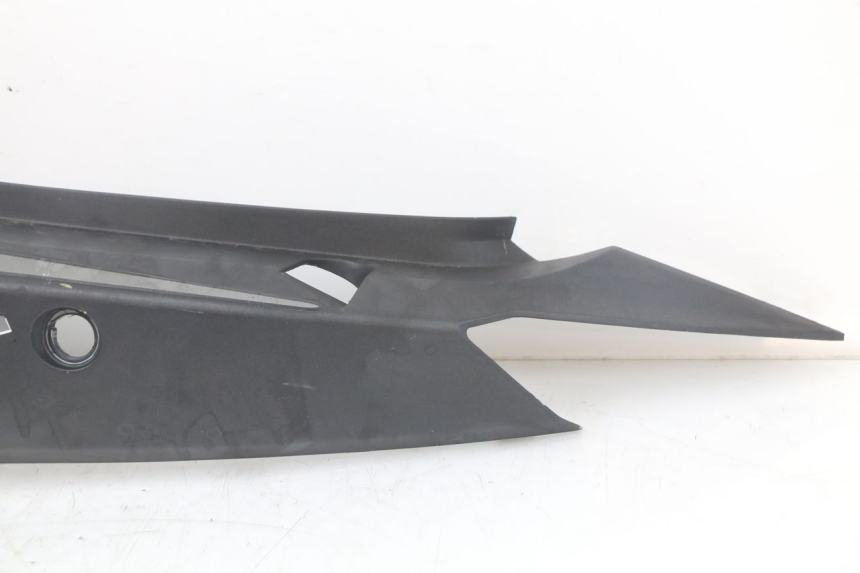 photo de CARENA POSTERIORE SINISTRA KYMCO SUPER 8 4T 50 (2018 - 2020) - Primo piano tecnico