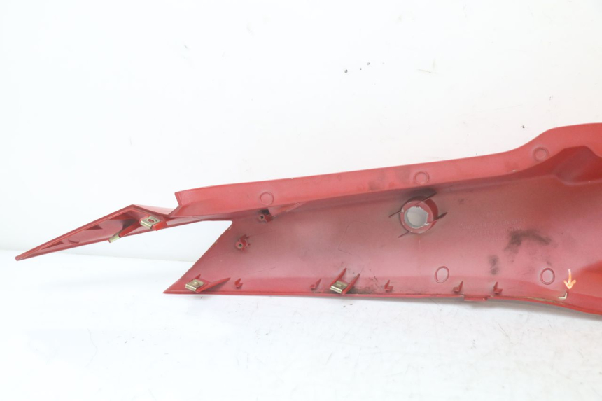 photo de CARENA POSTERIORE SINISTRA KYMCO SUPER 8 125 (2008 - 2015) - Dettagli dei punti di fissaggio