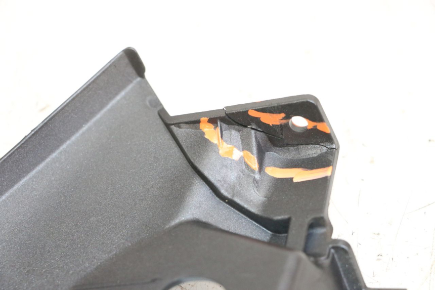 photo de CARENA POSTERIORE SINISTRA SUZUKI BURGMAN 125 (2018 - 2021) - Dettaglio del componente