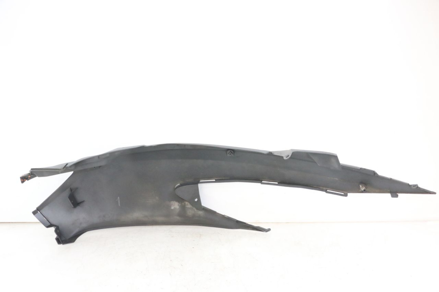 photo de CARENA POSTERIORE SINISTRA SUZUKI BURGMAN 125 (2018 - 2021) - Dettagli dei punti di fissaggio