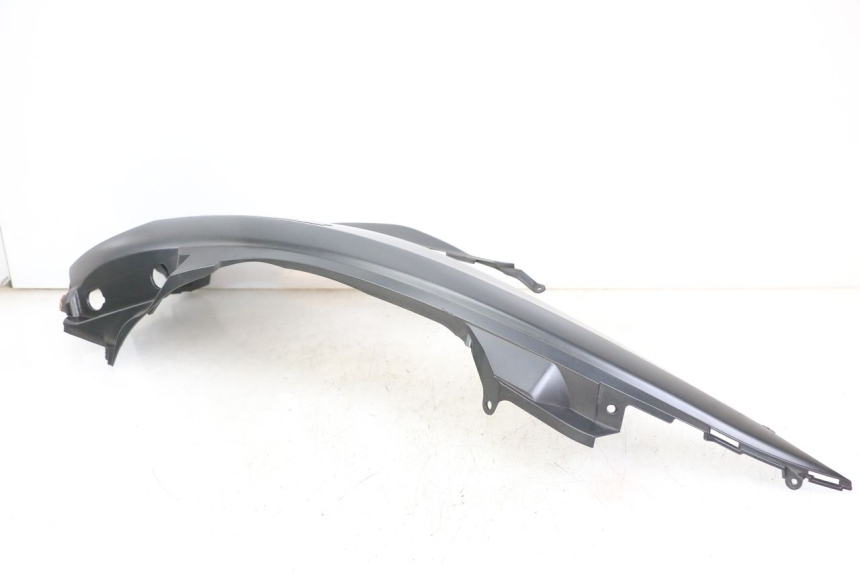 photo de CARENA POSTERIORE SINISTRA SUZUKI BURGMAN 125 (2018 - 2021) - Marcature e riferimenti originali