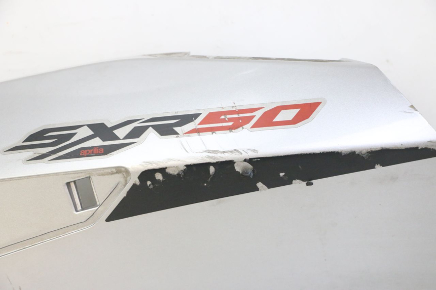 photo de FLANC POSTERIORE SINISTRO APRILIA SXR 50 (2021 - 2023) - Caratteristiche distintive