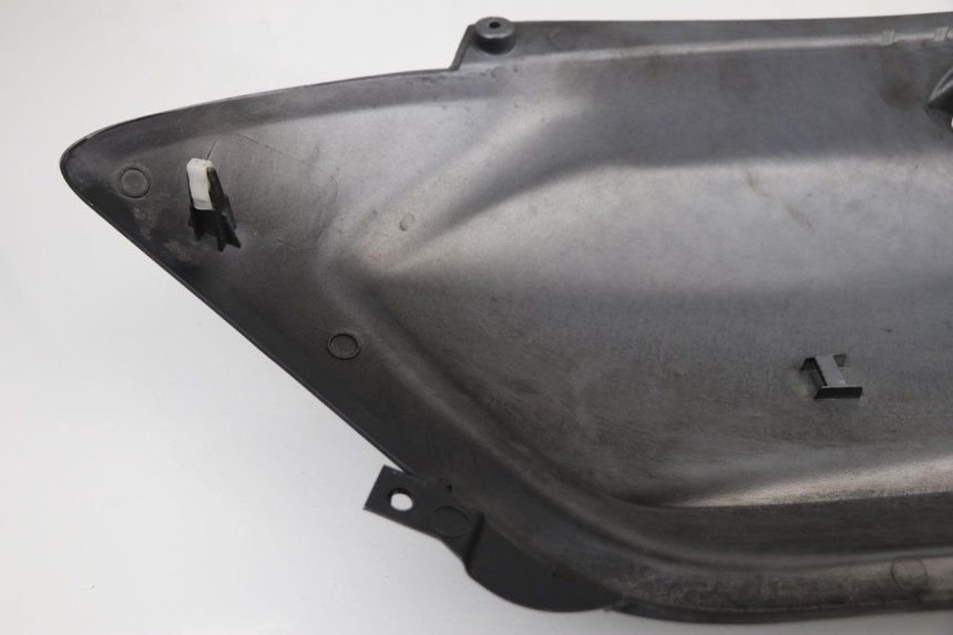 photo de CARENA POSTERIORE SINISTRA SYM MAXSYM I 400 (2011 - 2016) - Stato della superficie e materiale