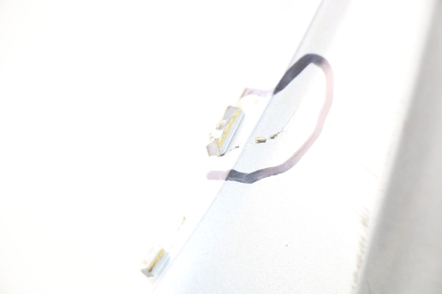 photo de PARAFANGO POSTERIORE SINISTRO SYM SYMPHONY 50 (2009 - 2015) - Primo piano tecnico