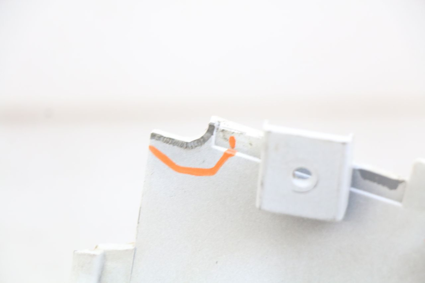 photo de FLANC POSTERIORE SINISTRO PEUGEOT TWEET 4T 50 (2018 - 2022) - Primo piano tecnico