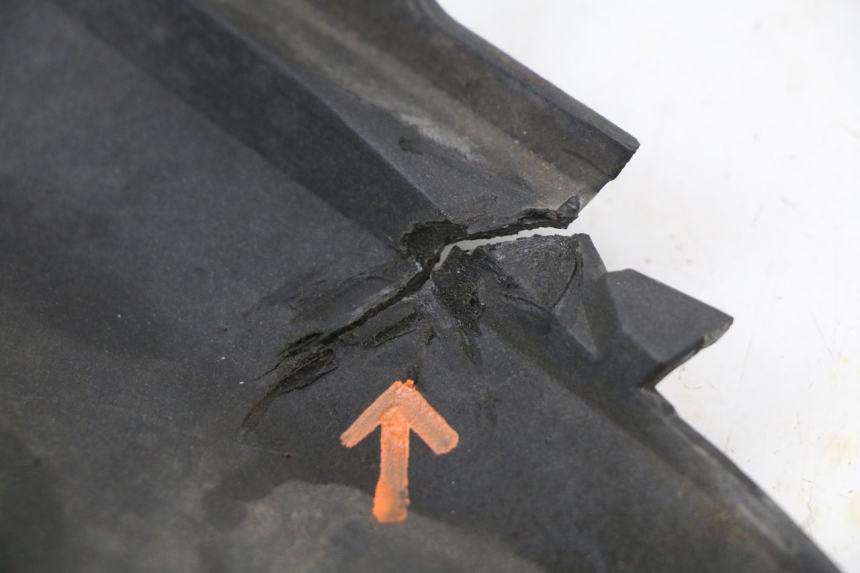 photo de PARAFANGO POSTERIORE SINISTRO SUZUKI UH BURGMAN 125 (2002 - 2006) - Altra vista dell'articolo