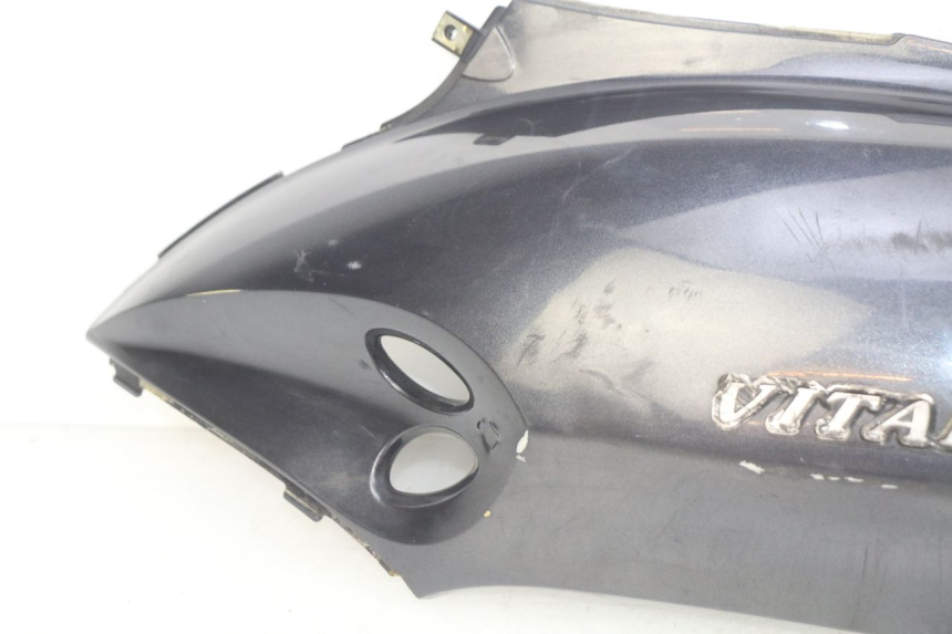 photo de FLANC POSTERIORE SINISTRO KYMCO VITALITY 2T 50 (2004 - 2010) - Marcature e riferimenti originali