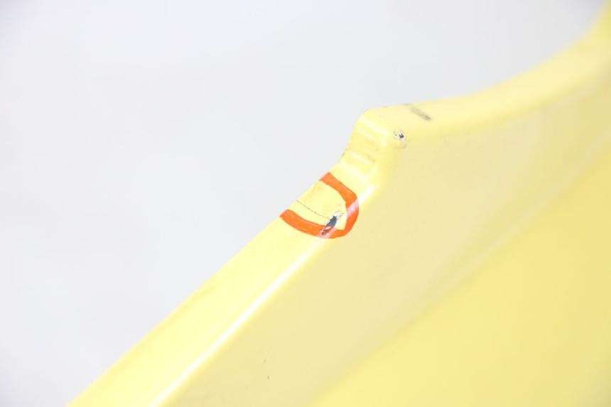 photo de CARENA POSTERIORE SINISTRA YAMAHA WHY 50 (1998 - 2000) - Dettagli dei punti di fissaggio