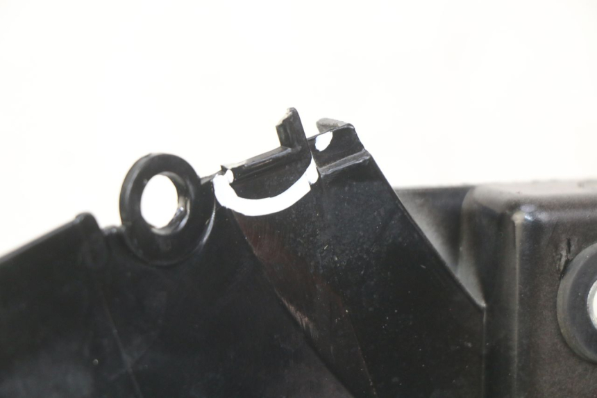 photo de FLANC POSTERIORE SINISTRO SYM WOLF SB 125 (2011 - 2018) - Zoom sullo stato d'uso