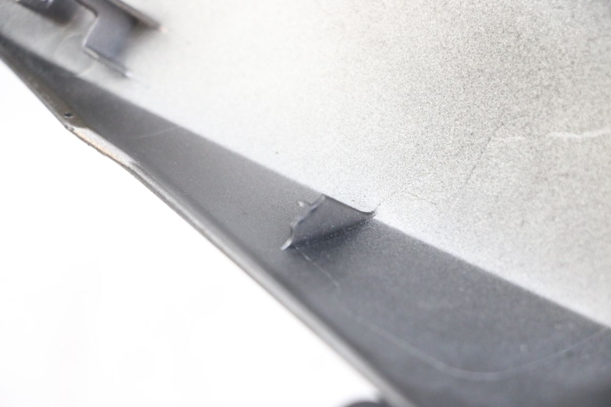 photo de FLANC POSTERIORE SINISTRO YAMAHA XMAX X-MAX ABS 125 (2017 - 2020) - Zoom sullo stato d'uso