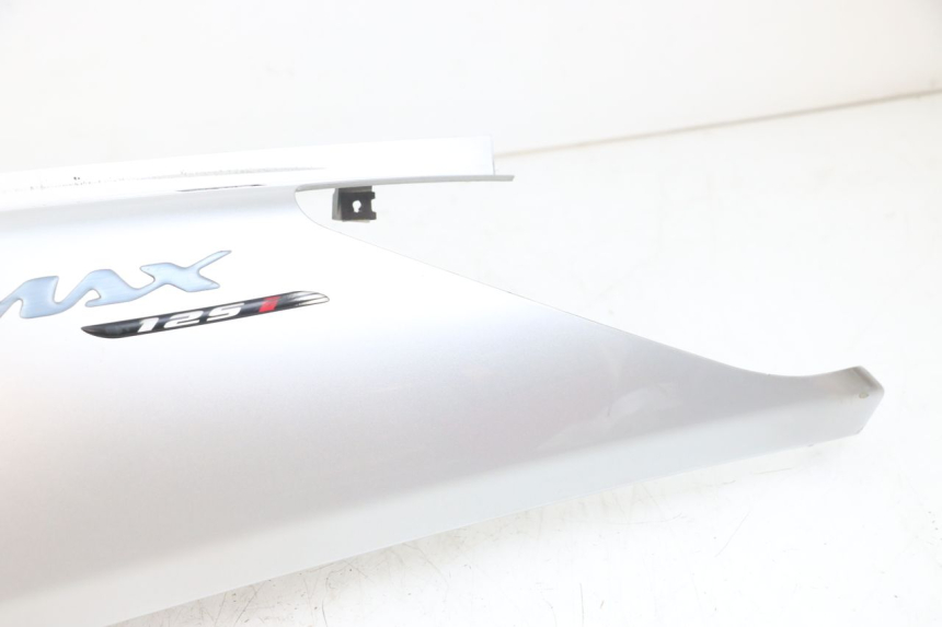 photo de FLANC POSTERIORE SINISTRO YAMAHA XMAX X-MAX 125 (2006 - 2009) - Dettagli dei punti di fissaggio