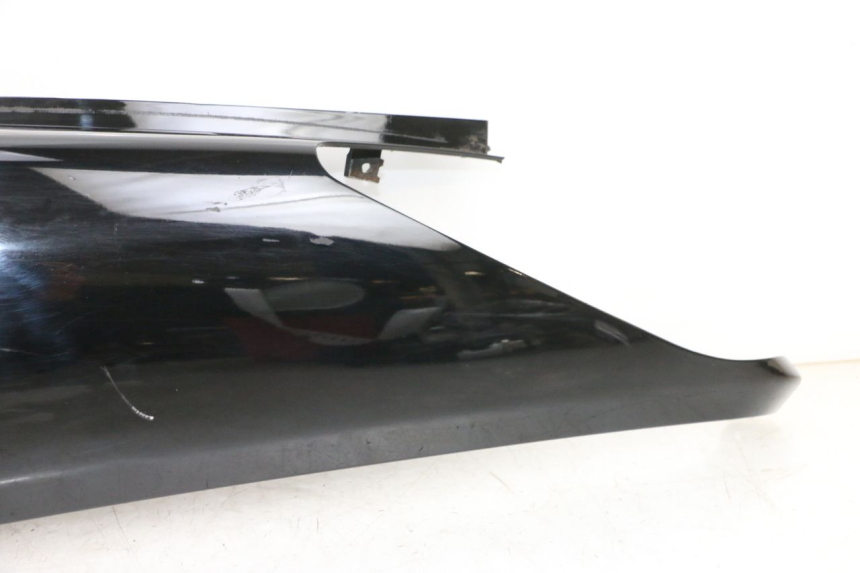 photo de FLANC POSTERIORE SINISTRO YAMAHA XMAX X-MAX 125 (2006 - 2009) - Caratteristiche distintive