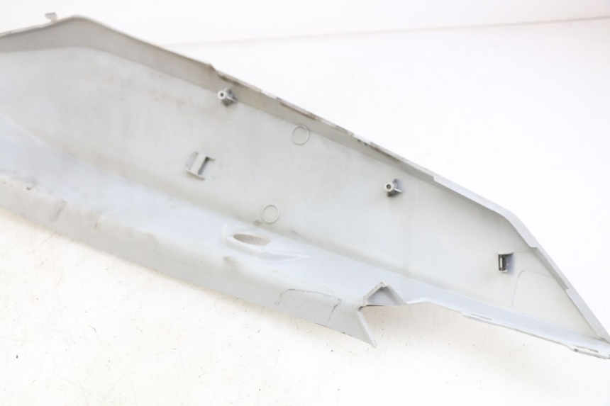 photo de FLANC POSTERIORE SINISTRO KYMCO X-TOWN XTOWN 125 (2016 - 2021) - Primo piano tecnico