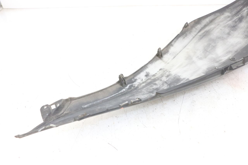 photo de FLANC POSTERIORE SINISTRO PIAGGIO X10 125 (2012 - 2017) - Zoom sullo stato d'uso