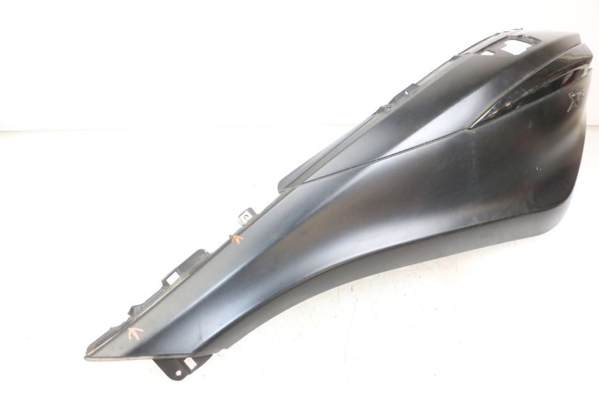 photo de FLANC POSTERIORE SINISTRO PIAGGIO X10 125 (2012 - 2017) - Dettagli dei punti di fissaggio