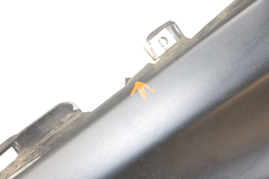 photo de FLANC POSTERIORE SINISTRO PIAGGIO X10 125 (2012 - 2017) - Stato della superficie e materiale