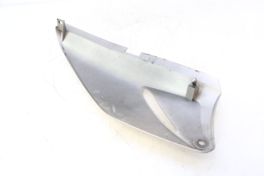 photo de CARENA POSTERIORE SINISTRA HONDA XLV VARADERO 125 (2007 - 2012) - Zoom sullo stato d'uso