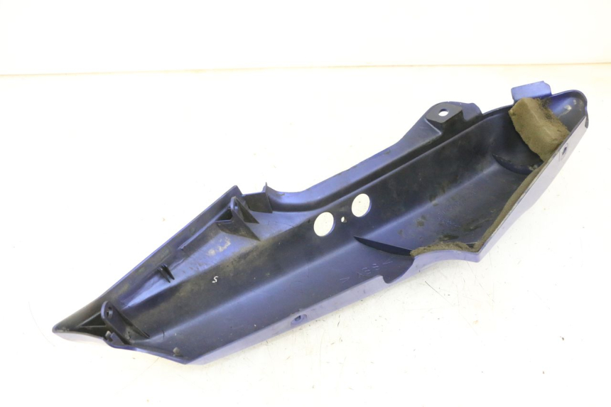 photo de CARENA POSTERIORE SINISTRA YAMAHA FZS FAZER 600 (2001 - 2003) - Zoom sullo stato d'uso