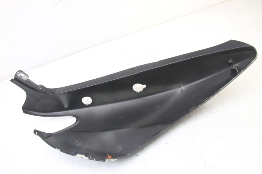 photo de PARAFANGO POSTERIORE SINISTRO YAMAHA NEOS NEO'S 4T 50 (2008 - 2016) - Dettagli dei punti di fissaggio