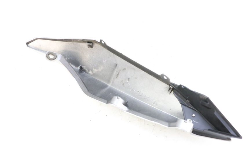 photo de CARENA POSTERIORE SINISTRA YAMAHA XJ6 600 (2008 - 2016) - Primo piano tecnico