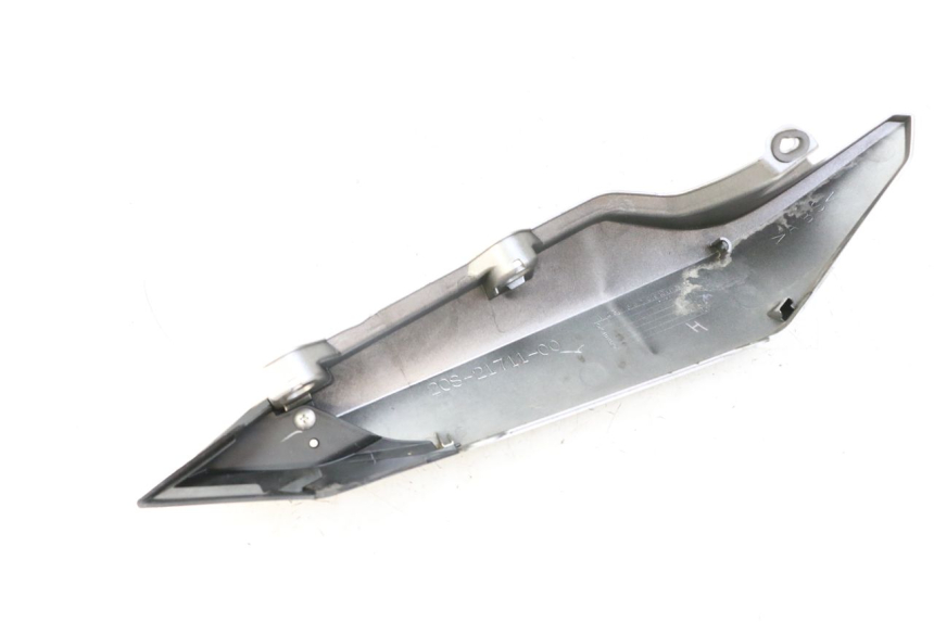 photo de CARENA POSTERIORE SINISTRA YAMAHA XJ6 600 (2008 - 2016) - Dettagli dei punti di fissaggio