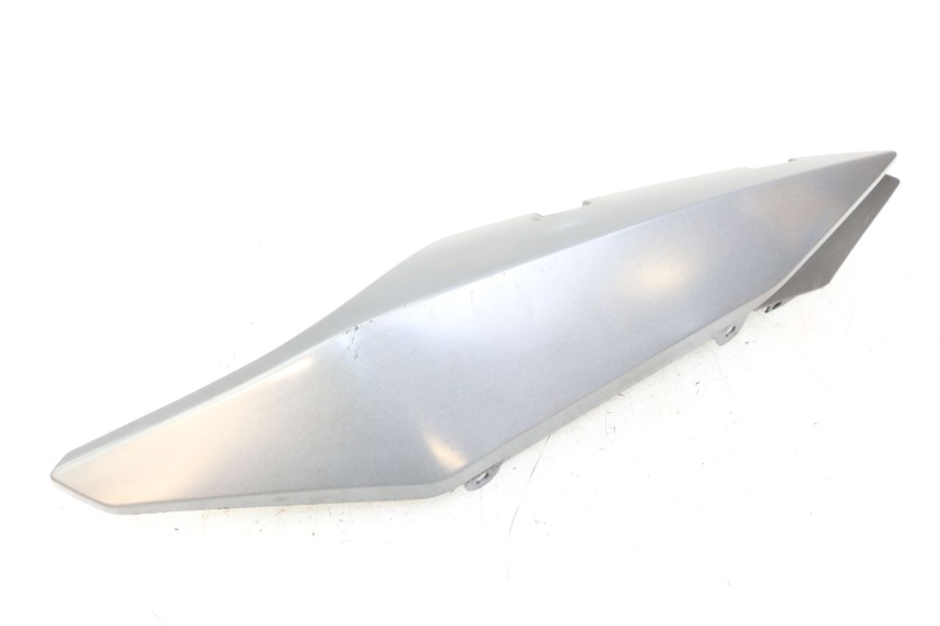 photo de CARENA POSTERIORE SINISTRA YAMAHA XJ6 ABS 600 (2008 - 2016) - Primo piano tecnico