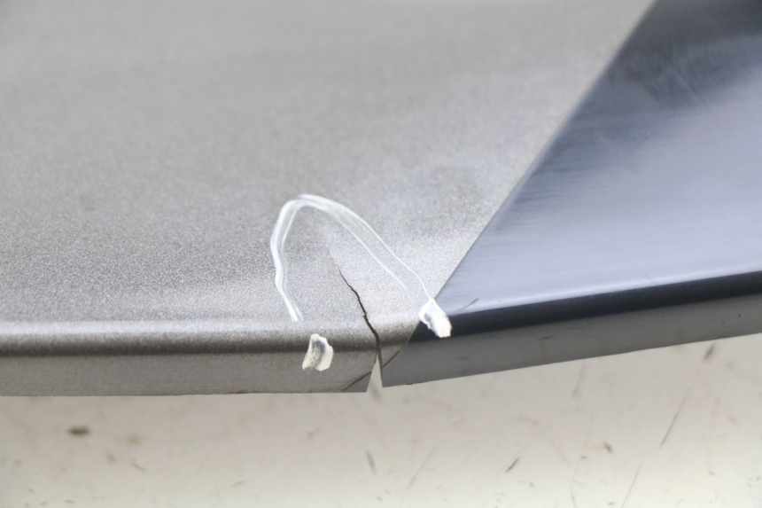 photo de FLANC POSTERIORE SINISTRO KAWASAKI ZZR 600 (1995 - 2004) - Zoom sullo stato d'uso