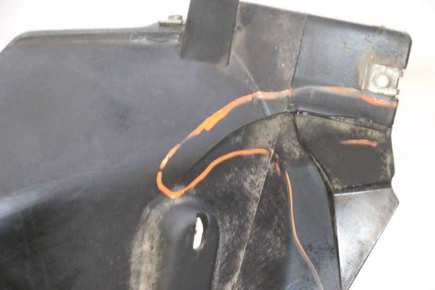 photo de CARENA QUADRO 4 4D 350 (2015 - 2018) - Dettagli dei punti di fissaggio