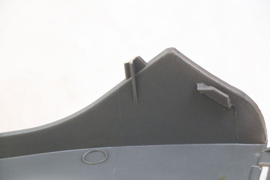 photo de PARAFANGO LATERALE ANTERIORE DESTRO ECCITY ARTELEC 670 1 (2013 - 2017) - Stato della superficie e materiale