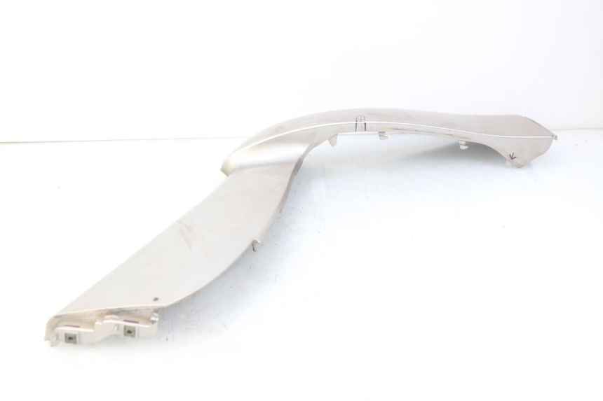 photo de PARAFANGO LATERALE ANTERIORE DESTRO ECCITY ARTELEC 670 1 (2013 - 2017) - Marcature e riferimenti originali