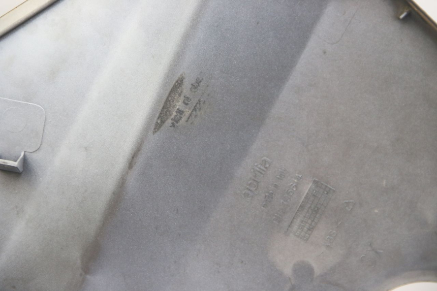 photo de PARAFANGO LATERALE ANTERIORE DESTRO APRILIA ATLANTIC 500 (2002 - 2003) - Zoom sui componenti