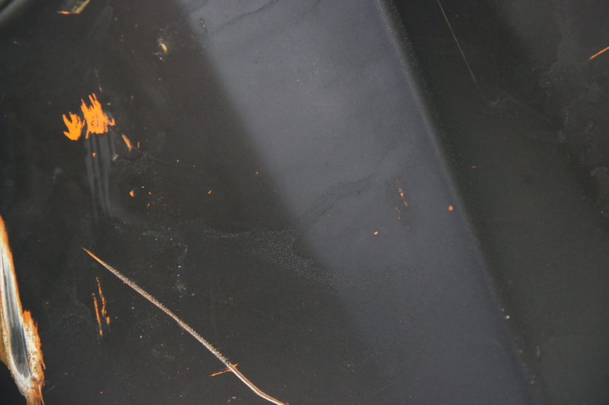 photo de PARAFANGO LATERALE ANTERIORE DESTRO APRILIA ATLANTIC 500 (2002 - 2003) - Zoom sullo stato d'uso