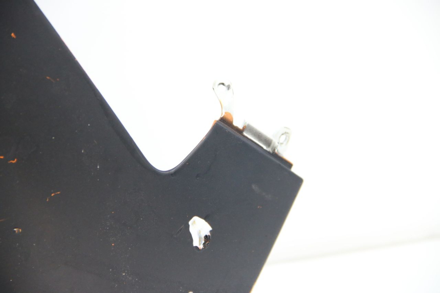 photo de PARAFANGO LATERALE ANTERIORE DESTRO APRILIA ATLANTIC 500 (2002 - 2003) - Primo piano tecnico