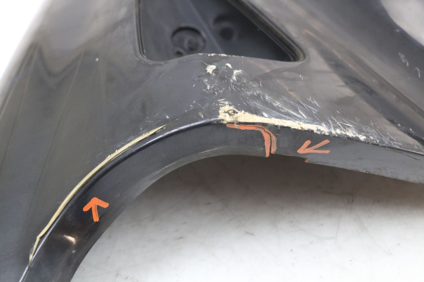 photo de PARAFANGO LATERALE ANTERIORE DESTRO BMW C1 125 (2000 - 2003) - Primo piano ad alta risoluzione