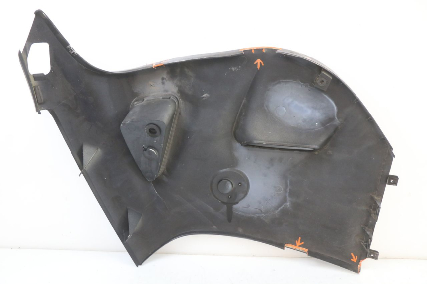 photo de PARAFANGO LATERALE ANTERIORE DESTRO BMW C1 125 (2000 - 2003) - Zoom sullo stato d'uso