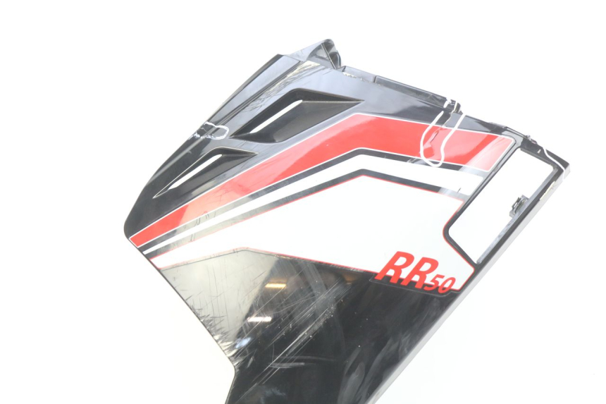 photo de PARAFANGO LATERALE ANTERIORE DESTRO ORCAL CAVARO 4T 50 (2019 - 2023) - Dettagli dei punti di fissaggio