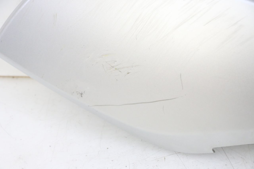 photo de PARAFANGO LATERALE ANTERIORE DESTRO PEUGEOT CITYSTAR 50 (2013 - 2017) - Marcature e riferimenti originali