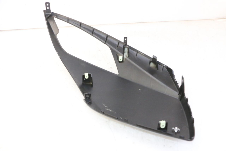 photo de PARAFANGO LATERALE ANTERIORE DESTRO PEUGEOT CITYSTAR 50 (2013 - 2017) - Dettaglio del componente