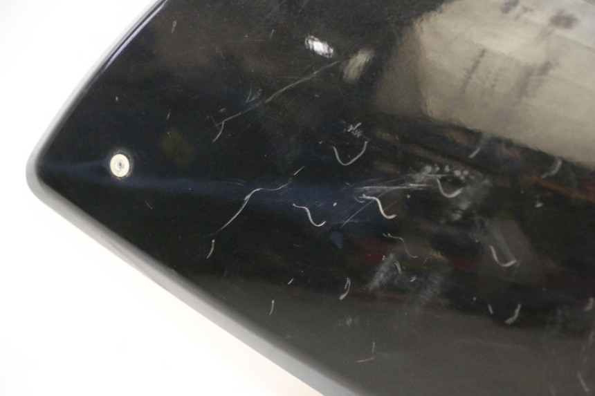 photo de PARAFANGO LATERALE ANTERIORE DESTRO PEUGEOT CITYSTAR 50 (2013 - 2017) - Primo piano ad alta risoluzione