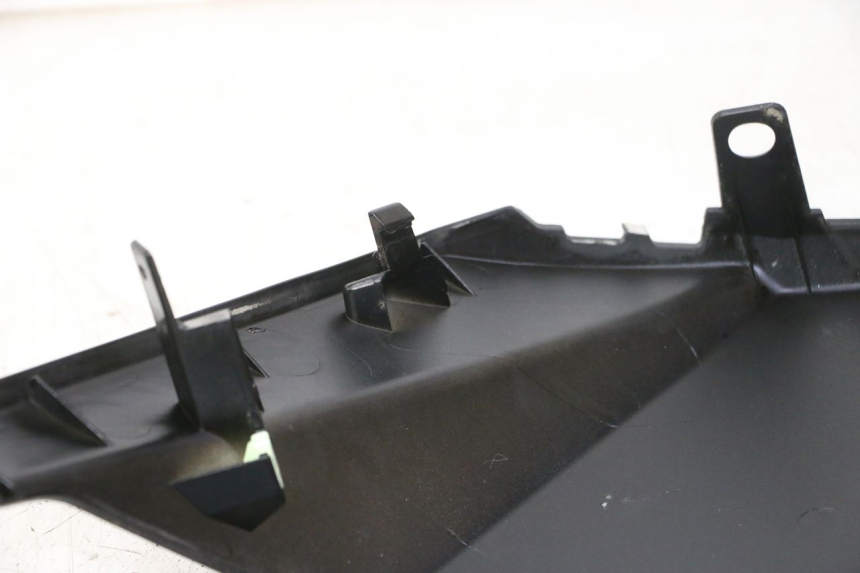 photo de PARAFANGO LATERALE ANTERIORE DESTRO PEUGEOT CITYSTAR 50 (2013 - 2017) - Altra angolazione