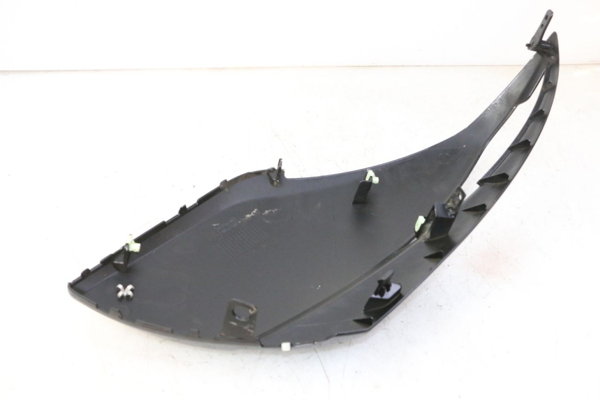 photo de PARAFANGO LATERALE ANTERIORE DESTRO PEUGEOT CITYSTAR 50 (2013 - 2017) - Vista d'insieme del prodotto