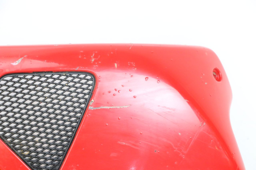 photo de PARAFANGO LATERALE ANTERIORE DESTRO GILERA DNA 50 (2000 - 2007) - Caratteristiche distintive