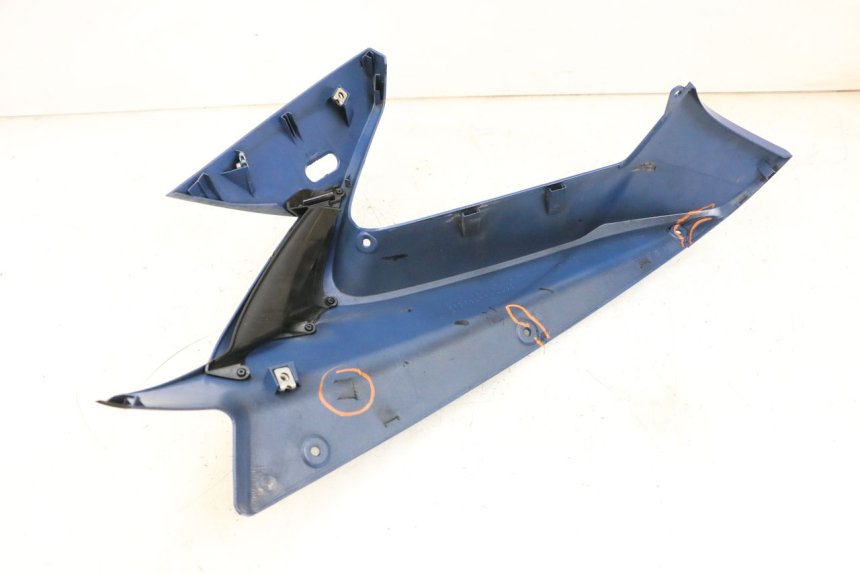 photo de Pannello laterale anteriore destro YAMAHA FJR ABS 1300 (2006 - 2012) - Stato della superficie e materiale