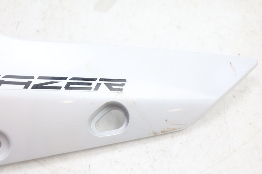 photo de CARENA YAMAHA FZ8 800 (2010 - 2016) - Zoom sullo stato d'uso