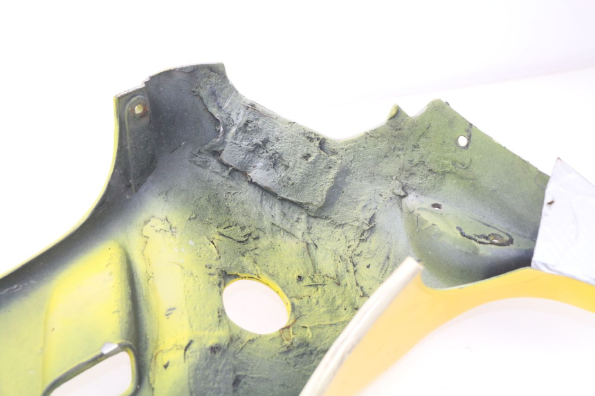photo de Fiancata laterale anteriore destra SUZUKI GSXF GSX F 600 (1988 - 1997) - Zoom sullo stato d'uso