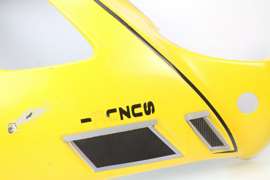 photo de Fiancata laterale anteriore destra SUZUKI GSXF GSX F 600 (1988 - 1997) - Zoom sullo stato d'uso