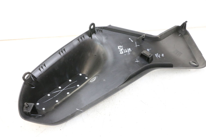 photo de CARENA HUSQVARNA SVARTPILEN 401 (2018 - 2023) - Altra angolazione