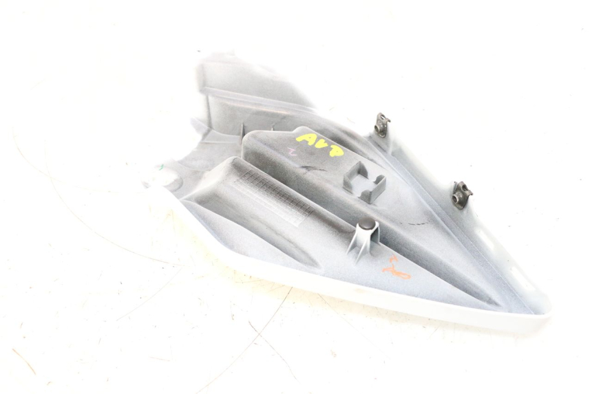 photo de FIANCATA ANTERIORE DESTRA INFERIORE YAMAHA FZ8 800 (2010 - 2016) - Zoom sullo stato d'uso
